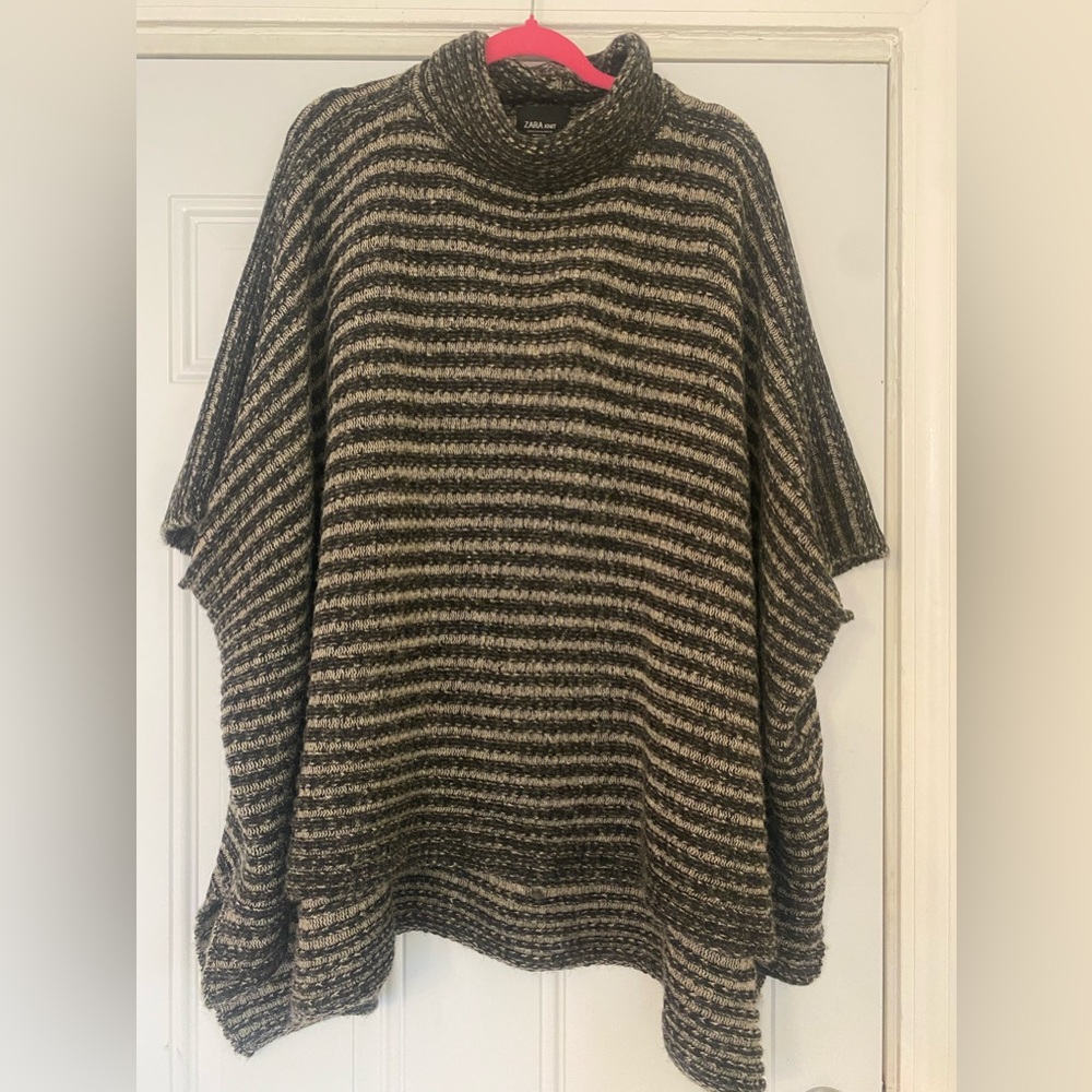 Zara Knit Sweater/ Poncho